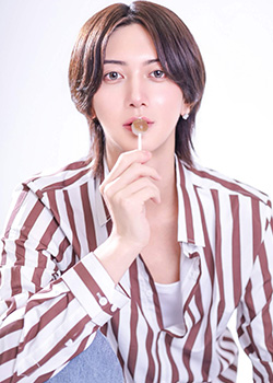 白咲葵羽