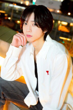 黒咲麗人