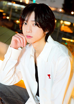黒咲麗人