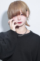 白咲ヒナ