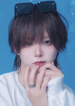 白咲ヒナ