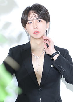 黒鐘麗央