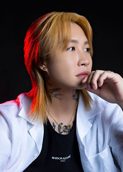 新美 拓也