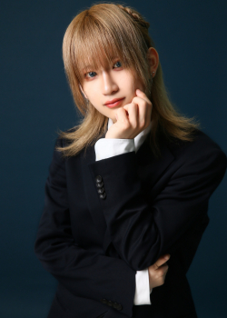 愛乃なぎ
