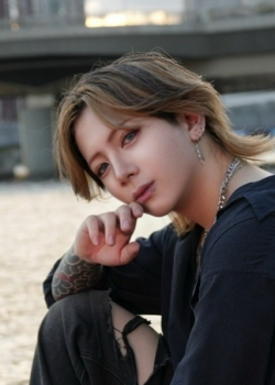 咲徠涼介