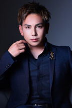光貴也