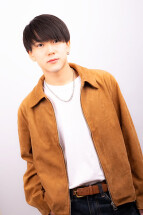 汐華 初琉乃