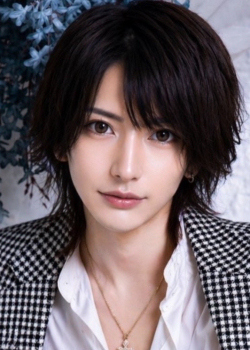 鳳条咲輝