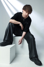 綾波 月