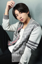 遥