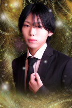 皇 依夜