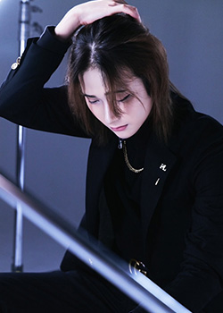 朱華