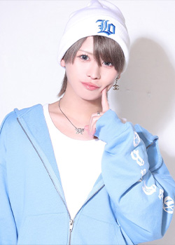 成瀬 輝