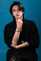 黒咲彩人