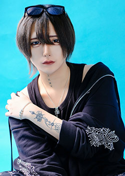 黒咲彩人