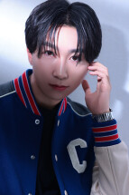 翼