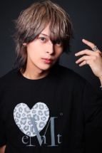 神之 尊