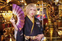 神名綾人