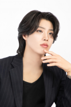 基山ヒロト